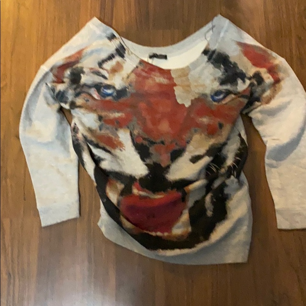Sweat Shirt